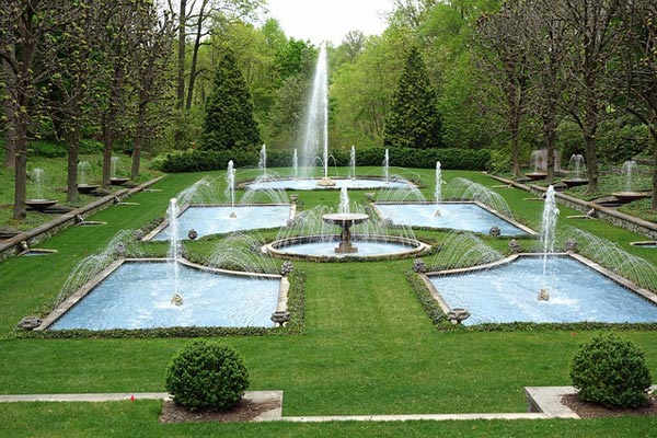 Large Formal Garden with Fountains and Manicured Lawns